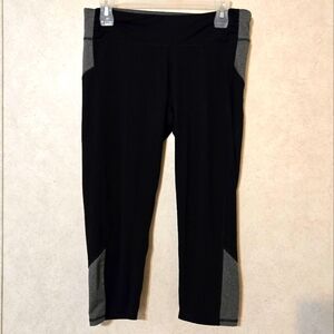 SZ L ATHLETIC CAPRIS